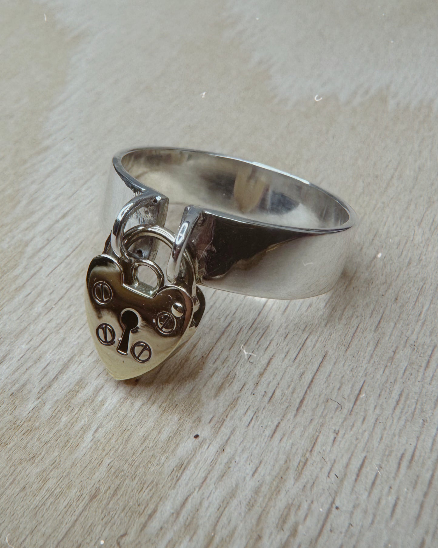 The Lock Ring